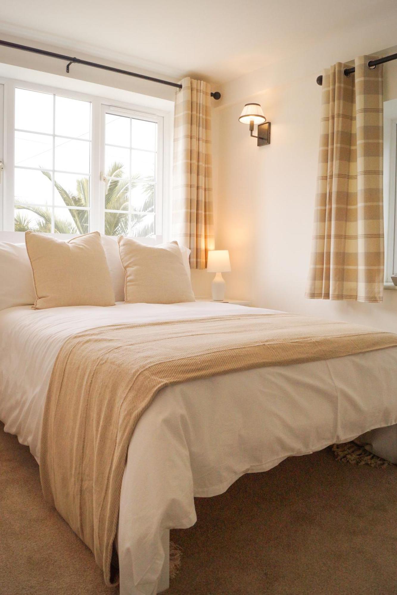 Lemon Tree Inn - Newly Refurbished Coastal Stay Swyre Eksteriør billede